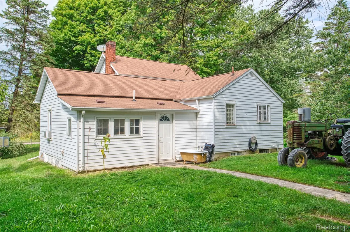 9225 Cook Road, Gaines, MI 48436 - #1