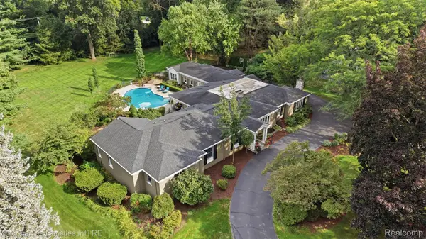 5245 Wayfind Lane, BloomfieldHills, MI 48302