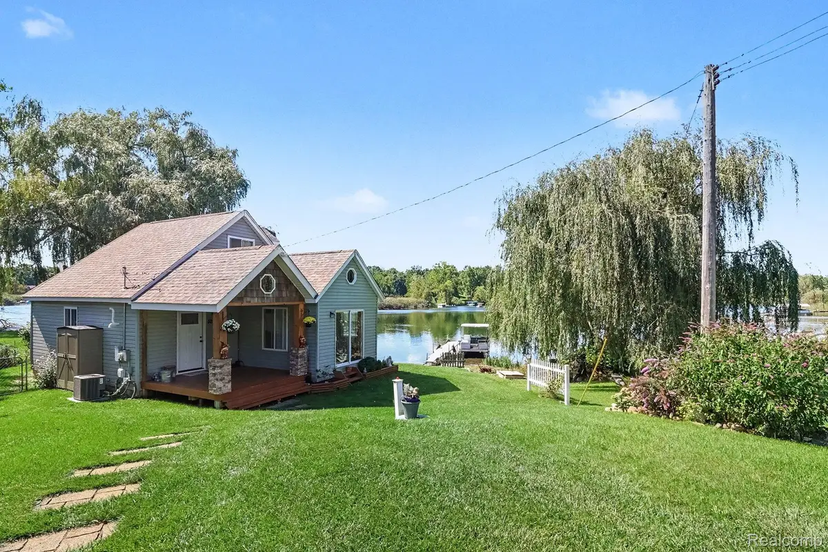 525 Hillwood Road, White Lake, MI 48383 - #1