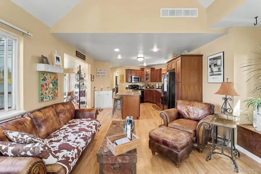 525 Hillwood Road, White Lake, MI 48383 - #3