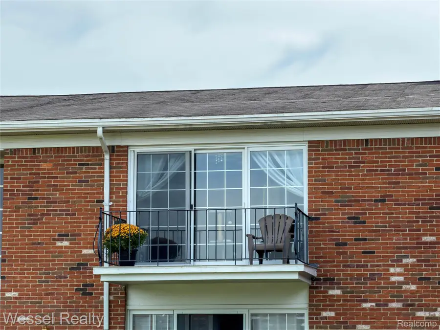 508 Fox Hills Drive N #A7, Bloomfield, MI 48304 - #2