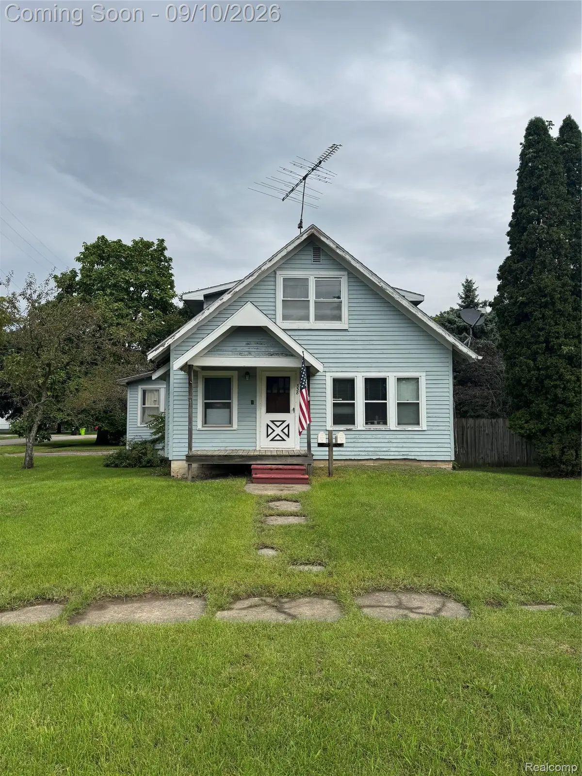 338 W Caroline Street, Fenton, MI 48430 - #1