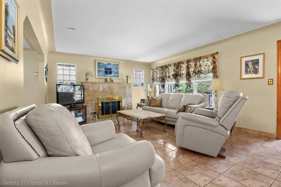 6151 Oakman Boulevard, Dearborn, MI 48126 - #3