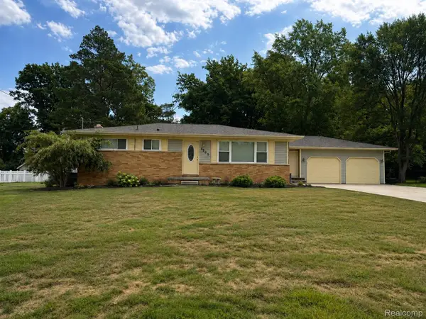5060 Tahquamenon Trail, Flushing, MI 48433