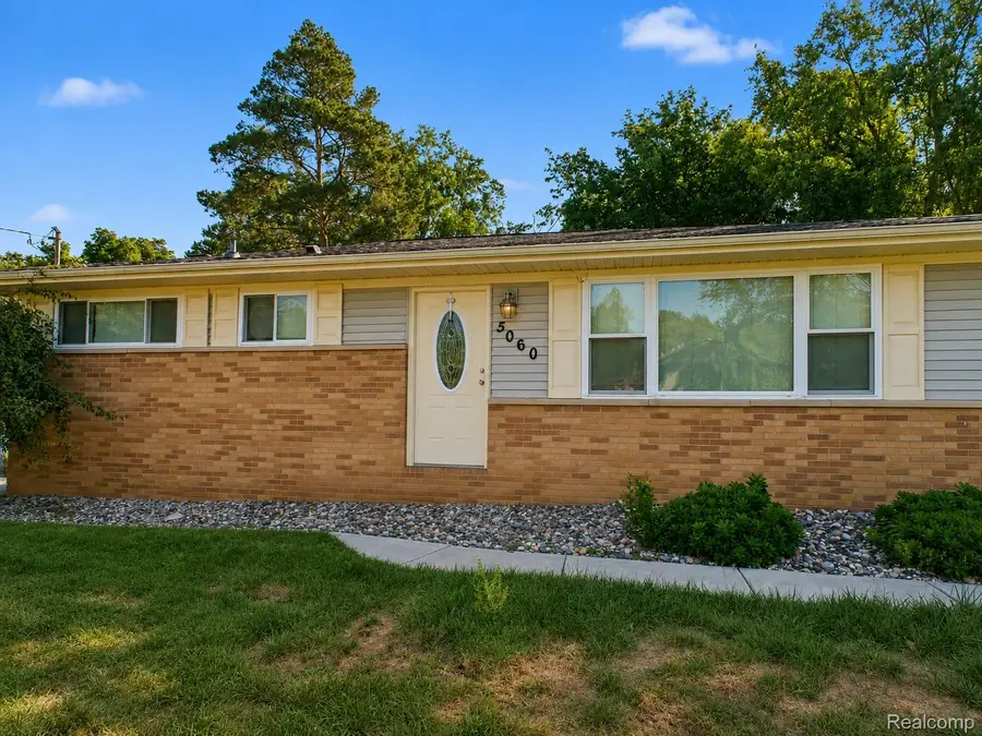 5060 Tahquamenon Trail, Flushing, MI 48433 - #3
