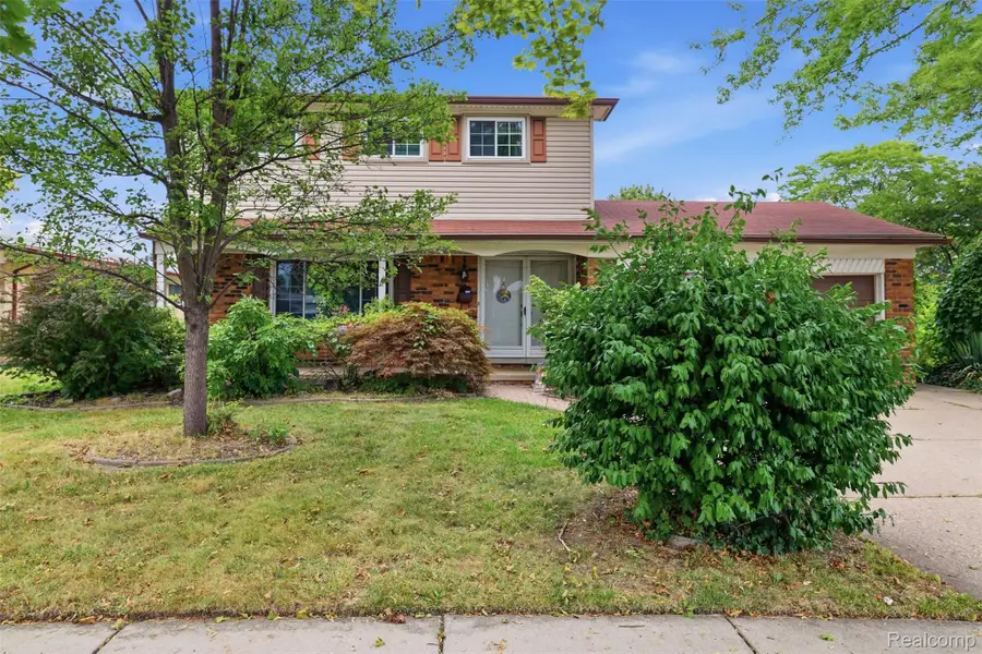 2747 Cromie Court, Warren, MI 48092 - #2