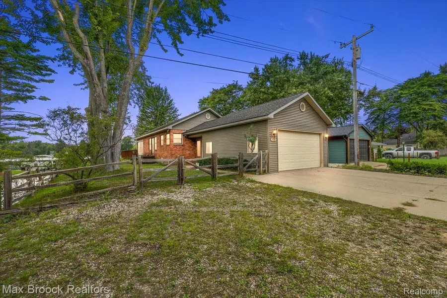1930 Lake Pointe Drive, Ortonville, MI 48462 - #2