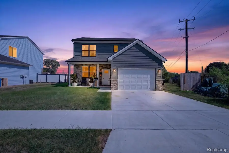 25760 Groveland Street, Roseville, MI 48066 - #2