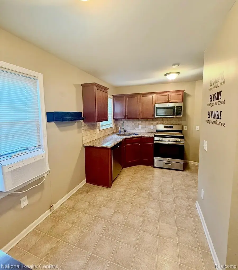 3805 Niagara Street, Wayne, MI 48184 - #2