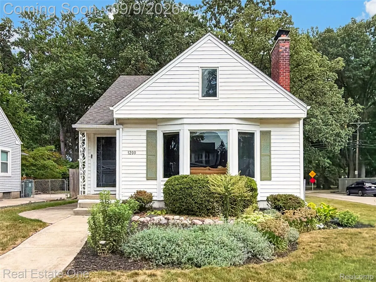 1200 N Vermont Avenue, Royal Oak, MI 48067 - #1