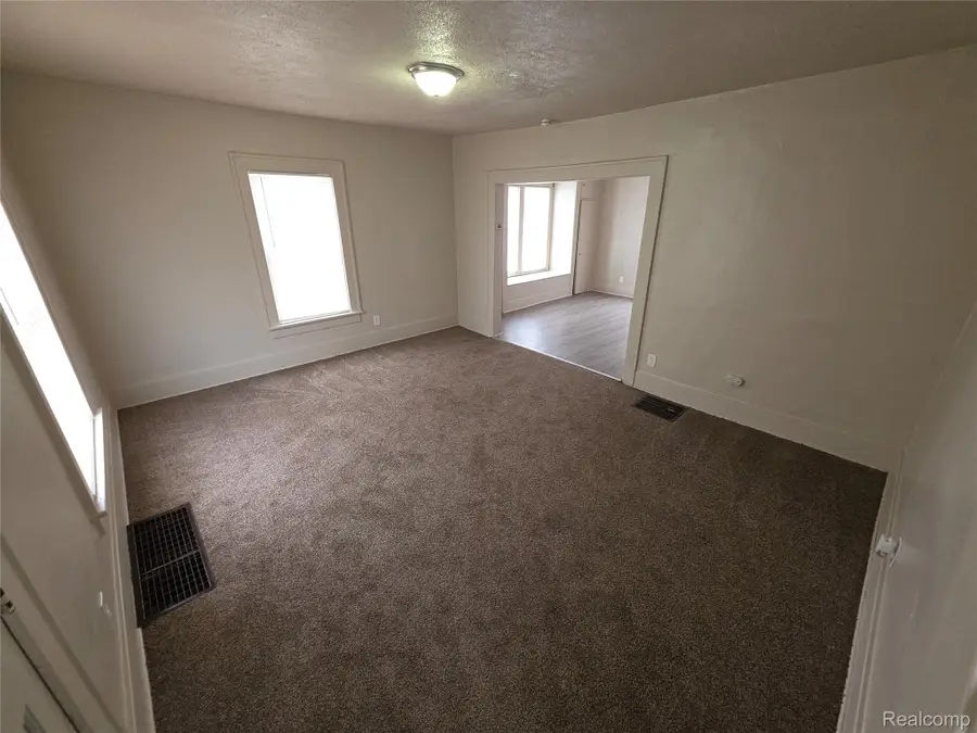 35 Clarence Street, Pontiac, MI 48342 - #3