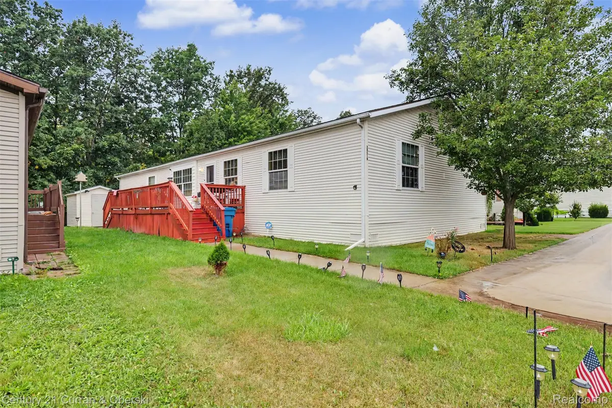 24519 Manchester, Brownstown, MI 48134 - #1