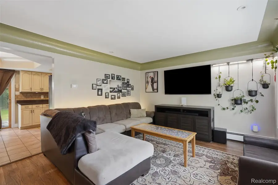 19 Baycrest Street, Waterford, MI 48327 - #3