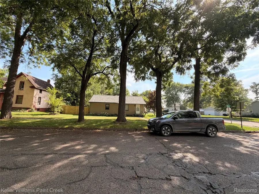 413 N Turrill Avenue, Lapeer, MI 48446 - #2