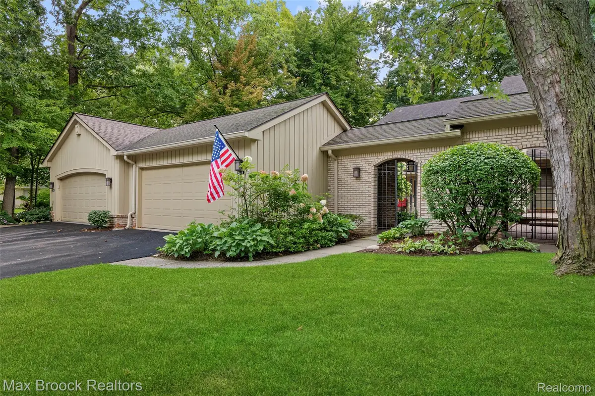 1188 Glenpointe Court, Bloomfield, MI 48304 - #1