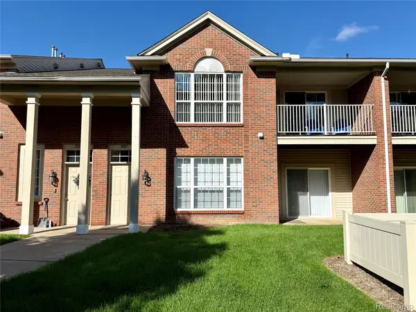 18107 Chesapeake Circle, CommerceTwp, MI 48390