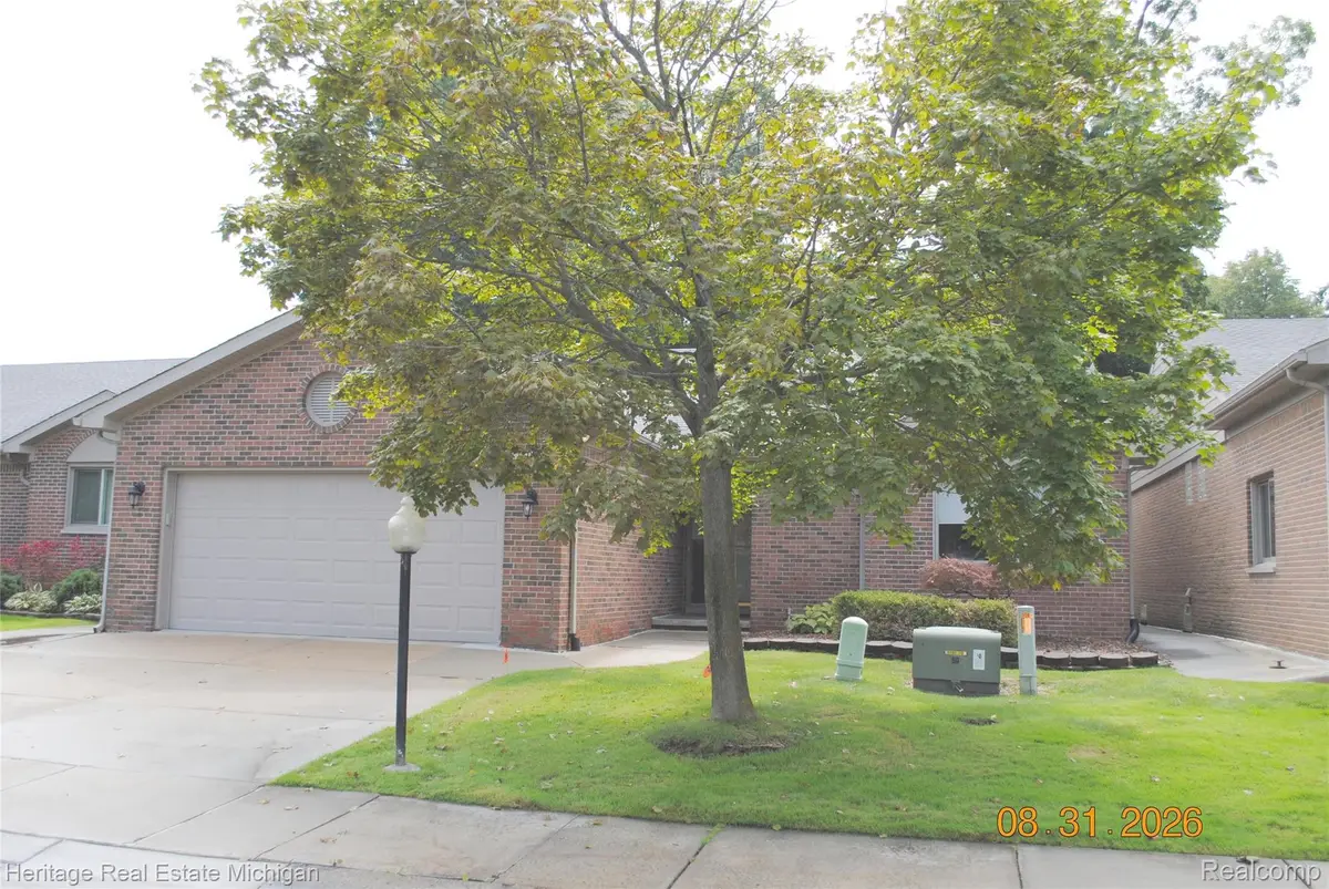 380 Walnut Drive, South Lyon, MI 48178 - #1