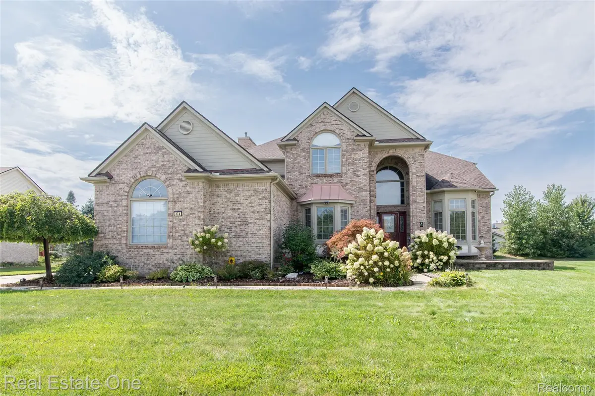 374 Robert Court, Canton, MI 48188 - #1