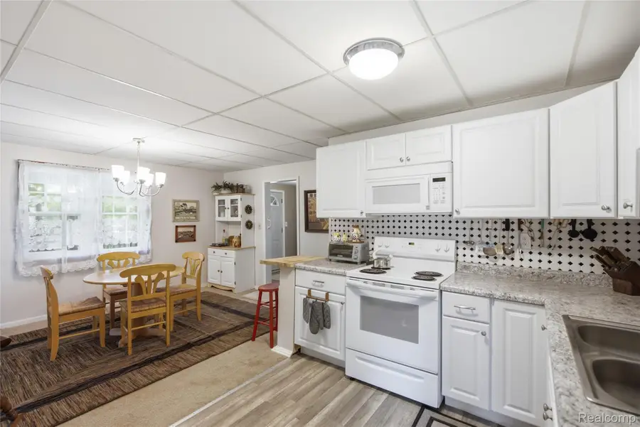409 Legrande Street, Holly, MI 48442 - #3