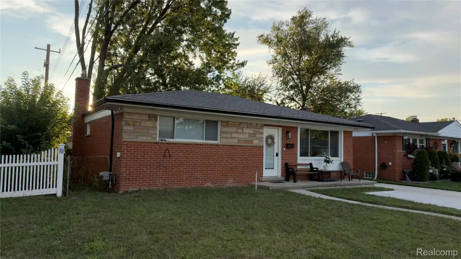 8127 Gary Avenue, Westland, MI 48185 - #2