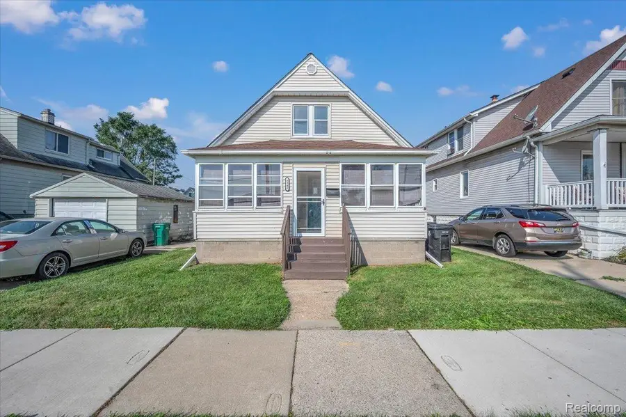 3342 11th Street, Wyandotte, MI 48192 - #2
