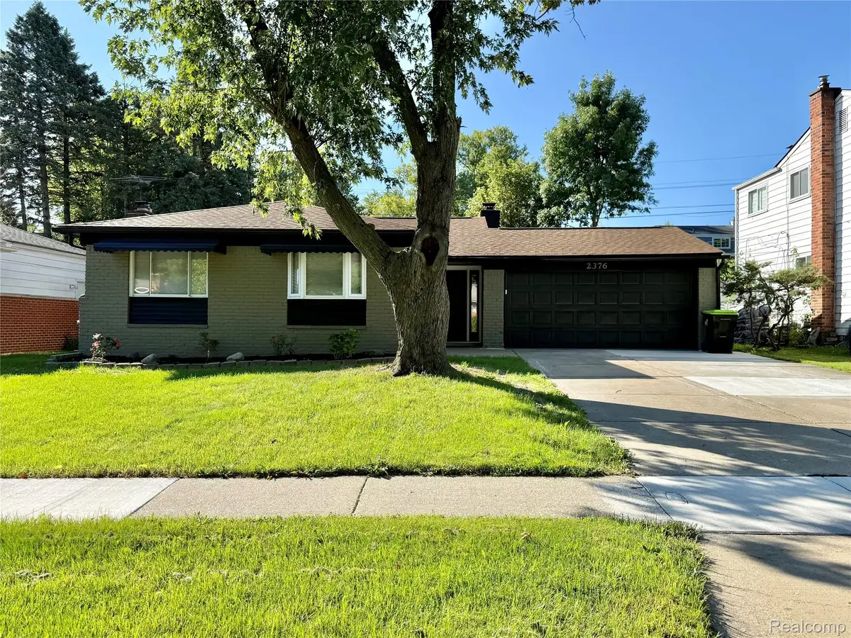 2376 Hempstead Road, Auburn Hills, MI 48326 - #1