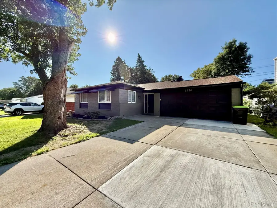 2376 Hempstead Road, Auburn Hills, MI 48326 - #2