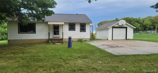 3794 Lippincott, Lapeer, MI 48446