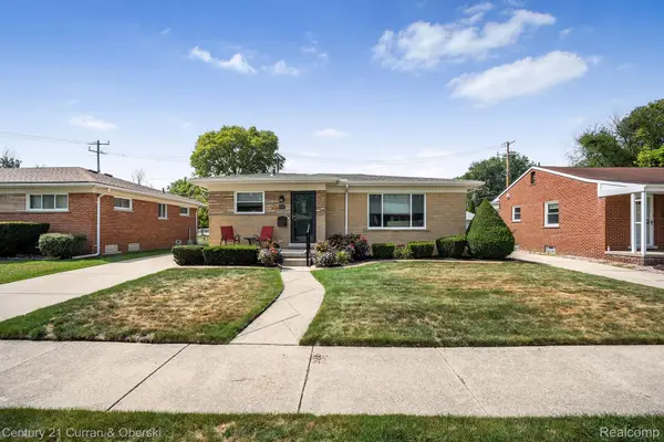 8233 N Evangeline Street, DearbornHeights, MI 48127