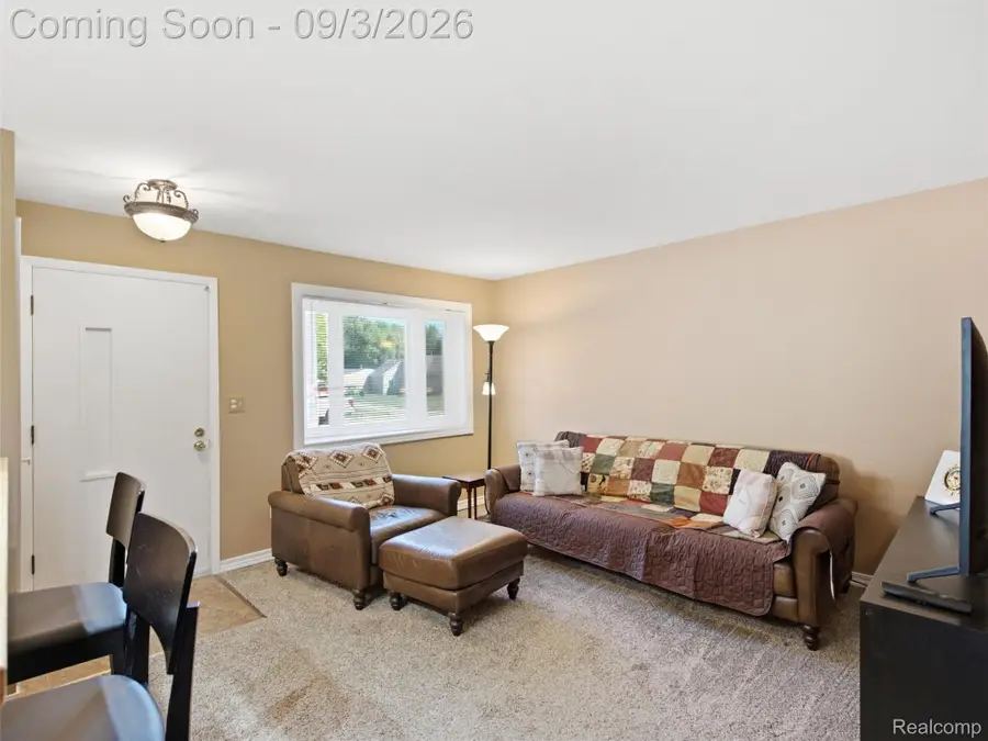 29261 Mcdonald Street, Roseville, MI 48066 - #2