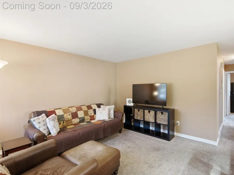 29261 Mcdonald Street, Roseville, MI 48066 - #3