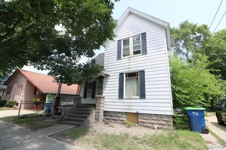 1002 N Henry Street, Bay City, MI 48706 - #1