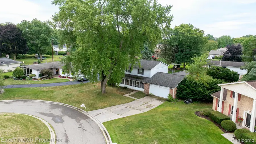 9438 W Shady Grove Court, White Lake, MI 48386 - #2