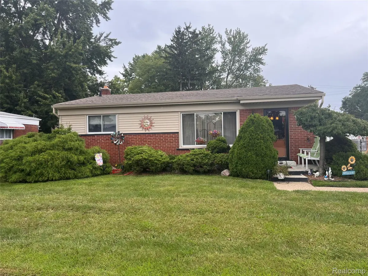 9423 Sylvester Street, Taylor, MI 48180 - #1
