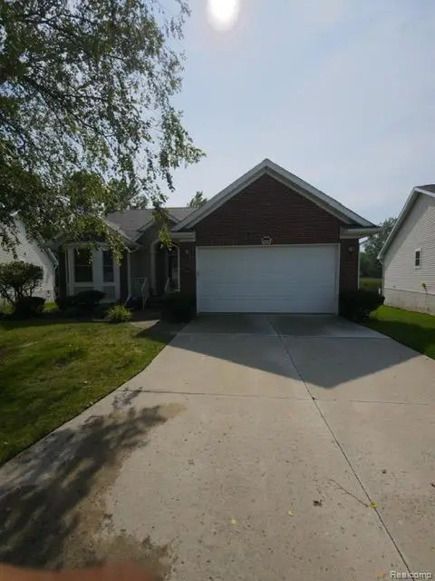 1151 Creekside Court, Burton, MI 48509