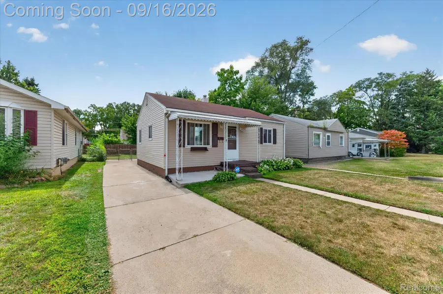 12452 Sidonie Avenue E, Warren, MI 48089 - #2