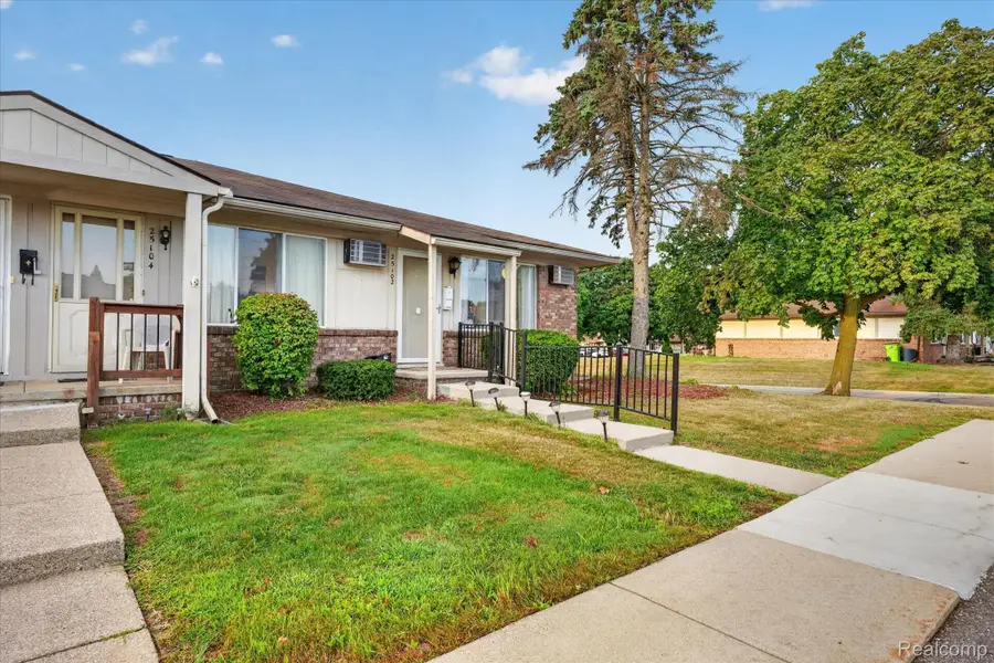 25102 Franklin Terrace #8, South Lyon, MI 48178 - #2