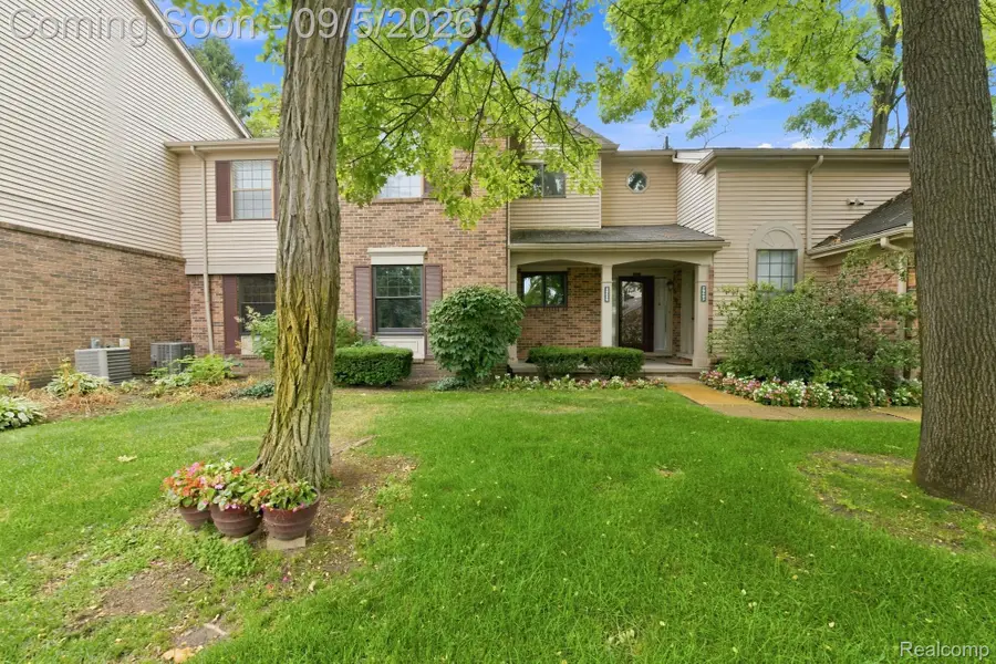 29690 Pine Ridge Circle, Farmington Hills, MI 48331 - #3