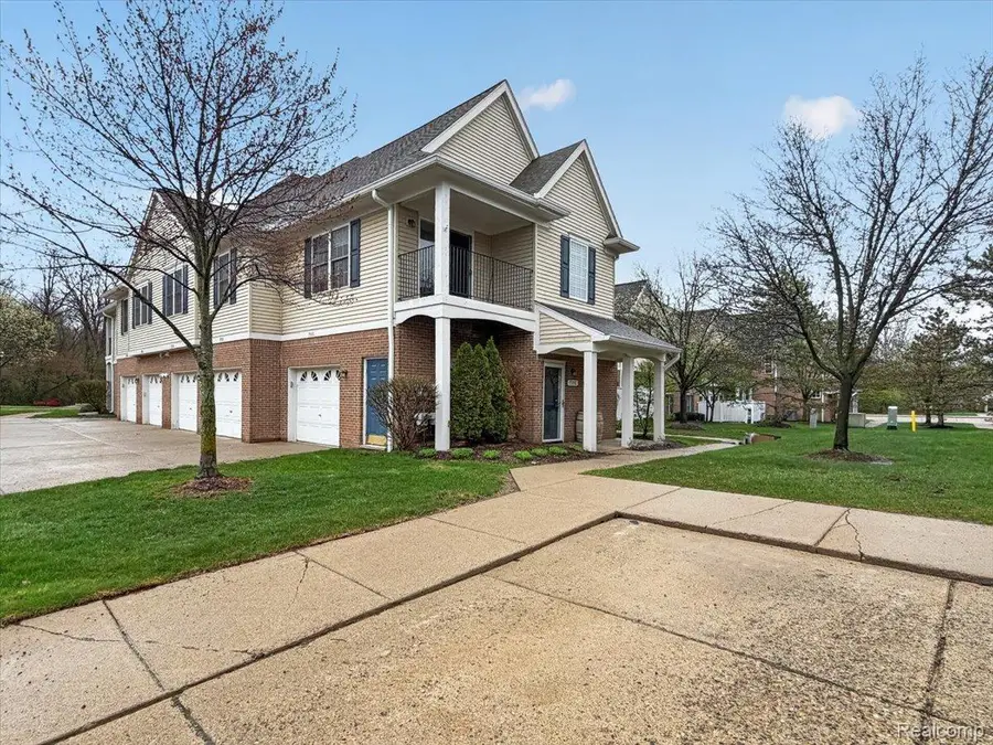 731 Amberly Drive #C, Waterford, MI 48328 - #2