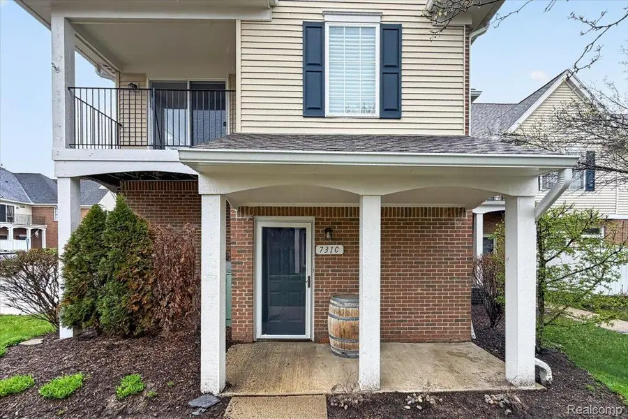 731 Amberly Drive #C, Waterford, MI 48328 - #3