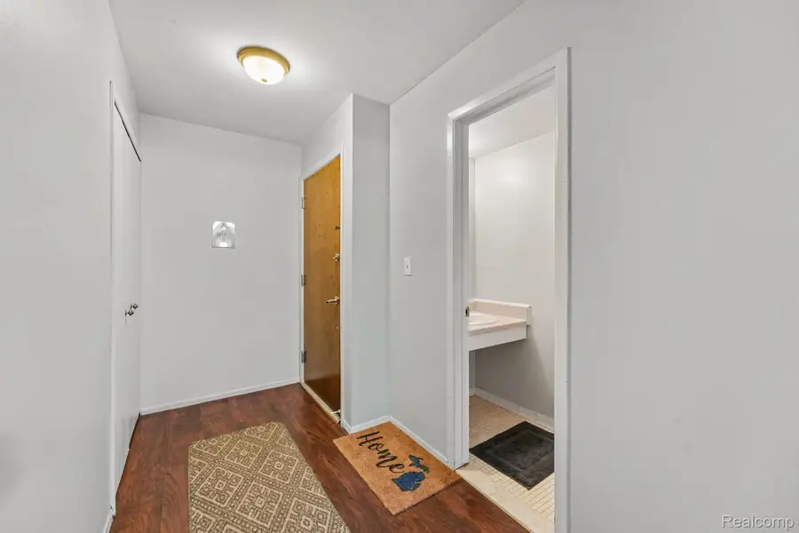 1683 Riverside Drive #2, Rochester Hills, MI 48309 - #3