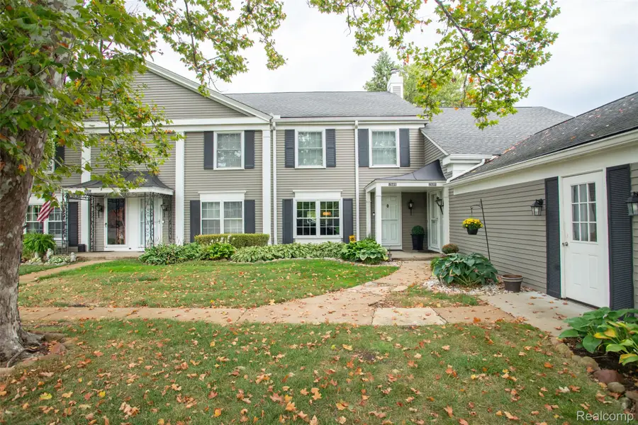 2689 Williamsburg Circle, Auburn Hills, MI 48326 - #2