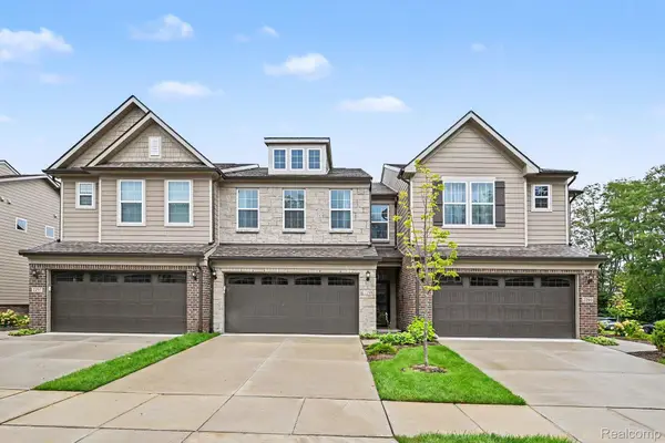 2298 Addison Circle, CommerceTwp, MI 48390