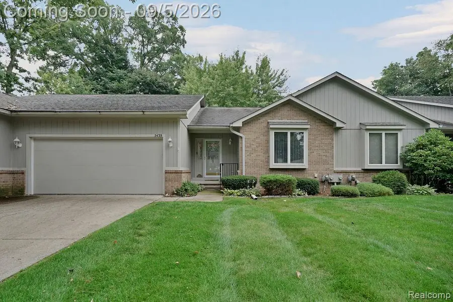 5439 Hickory Circle, Flushing, MI 48433 - #2