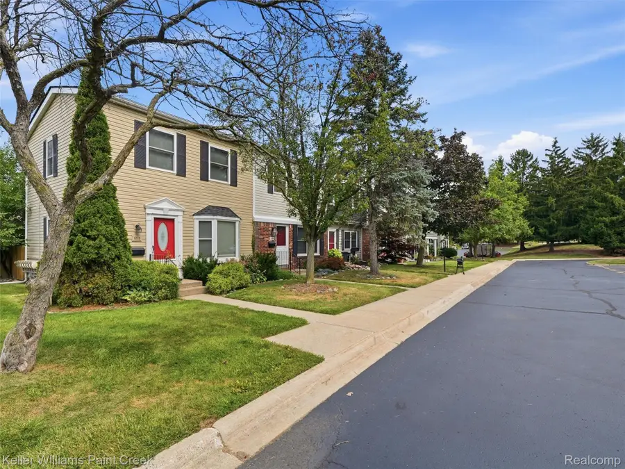 1208 Lear Court, Rochester Hills, MI 48307 - #3