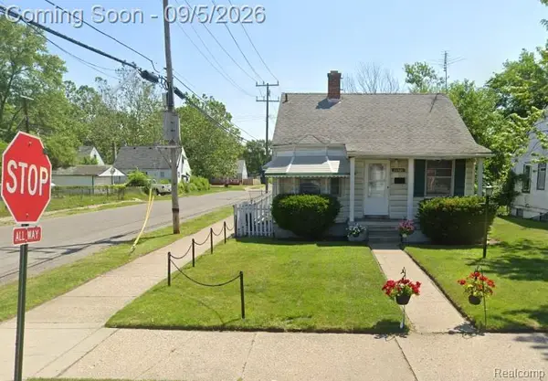 20320 Dresden Street, Detroit, MI 48205