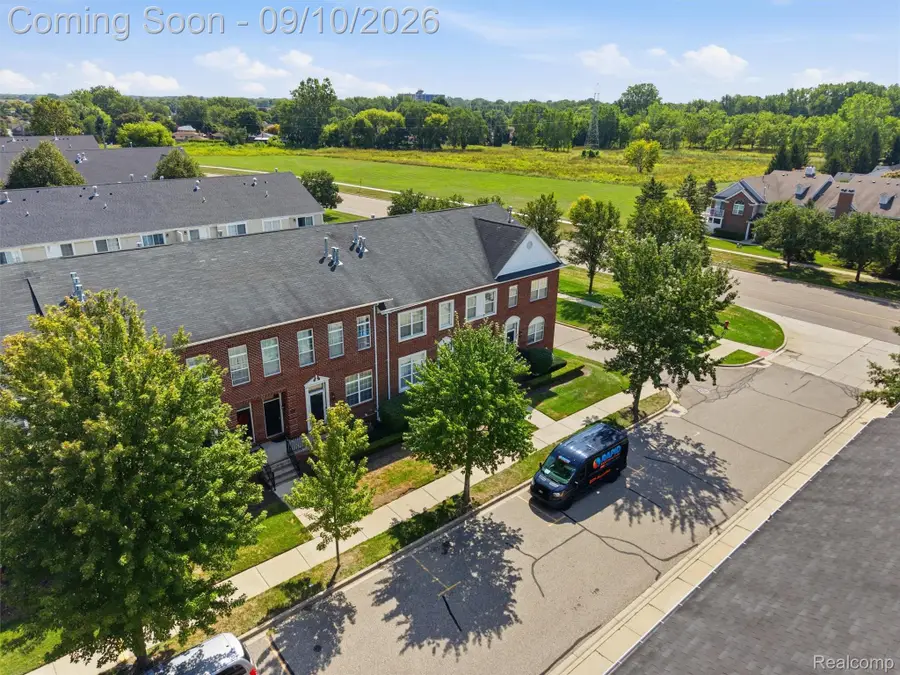 14579 Vauxhall Drive, Sterling Heights, MI 48313 - #2