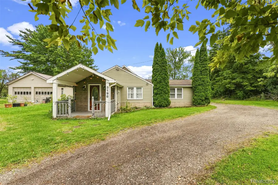 3198 E Grand Blanc Road, Grand Blanc, MI 48439 - #2