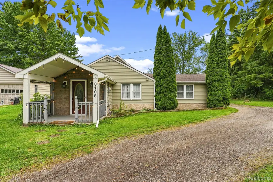 3198 E Grand Blanc Road, Grand Blanc, MI 48439 - #3