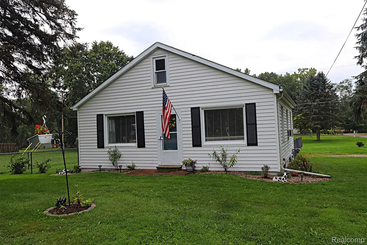 5018 E Grand River Road, Webberville, MI 48892 - #1